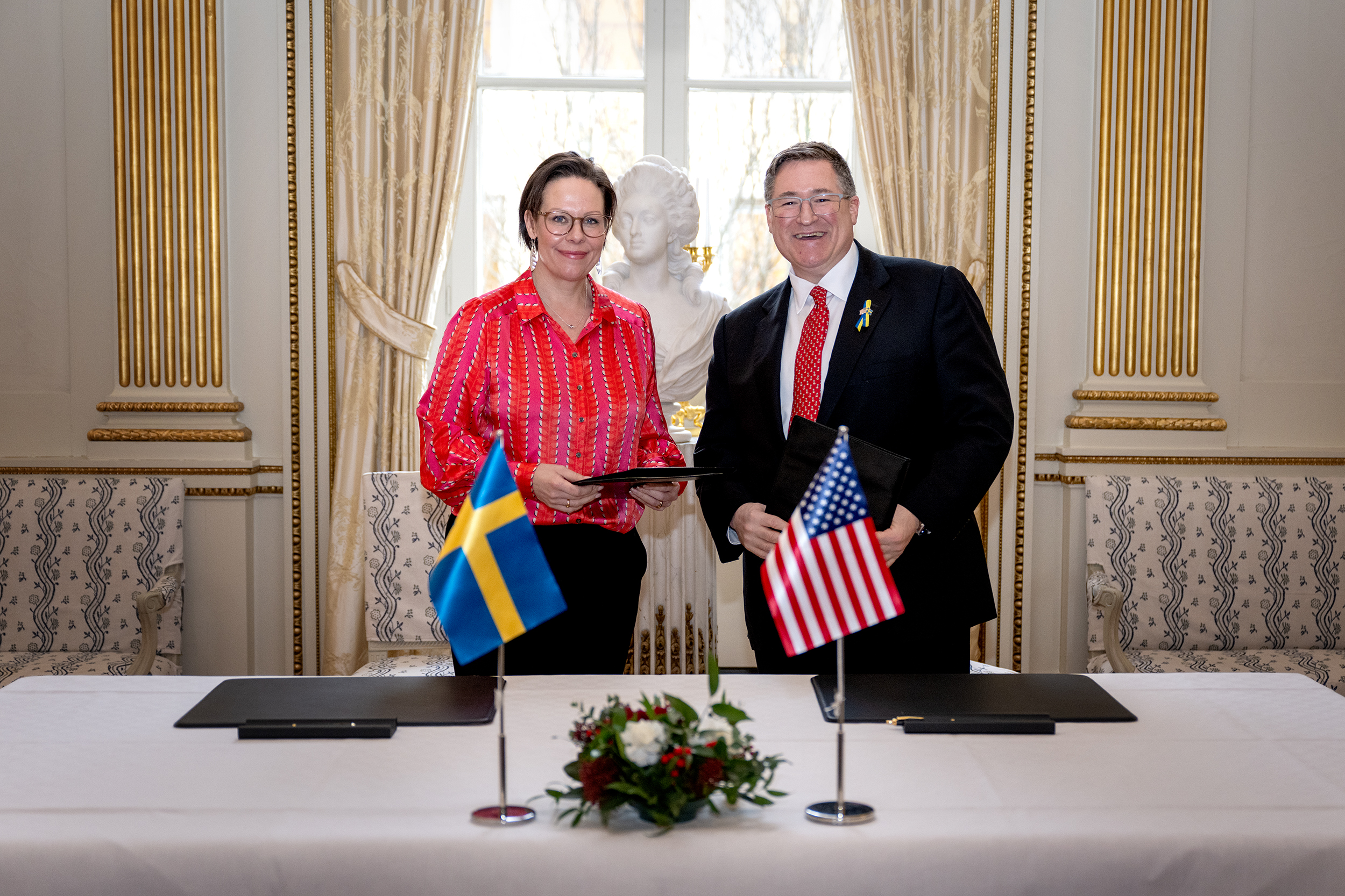 Minister for Foreign Affairs Maria Malmer Stenergard and Erik Ramanathan, U.S. Ambassador to Sweden.