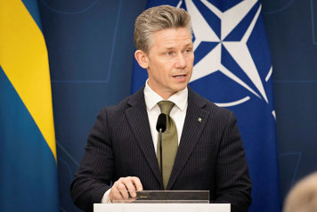 Minister for Defence, Pål Jonson.