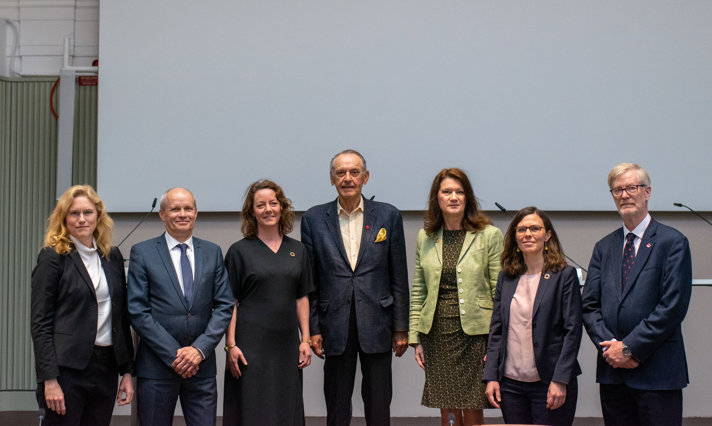 Taking part in the re-launch of the partnership were Ms Linde, Ms Ernkrans, Mr Eliasson, the heads of the four institutes, and the heads and high-level representatives of a number of other Swedish ministries, government agencies and institutes, including Sida and the Folke Bernadotte Academy