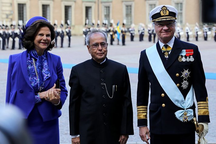 Picture of the King and Queen with President Pranab Mukherjee.
